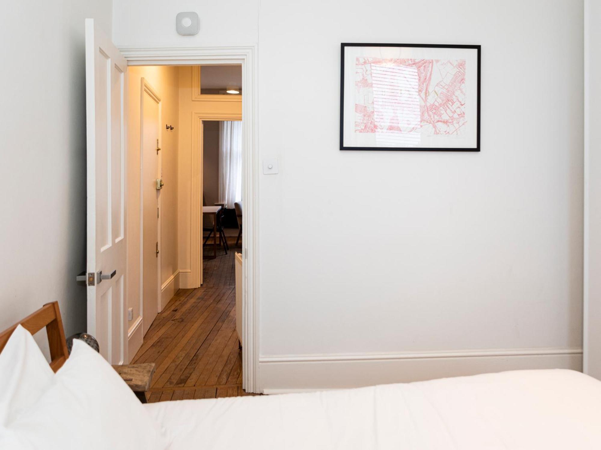 Pass The Keys Modern In Trendy Brixton Londra
